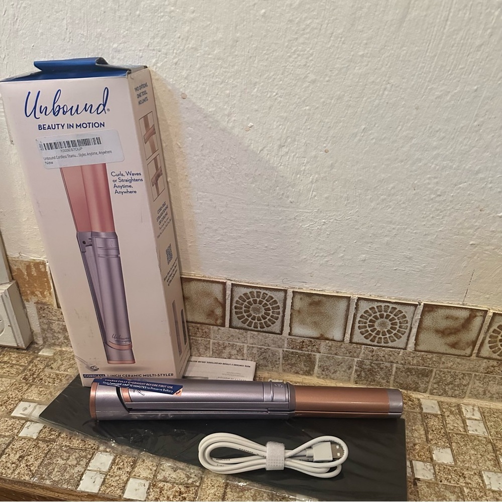 Unbound Cordless Hair Curler in Purple and Gold